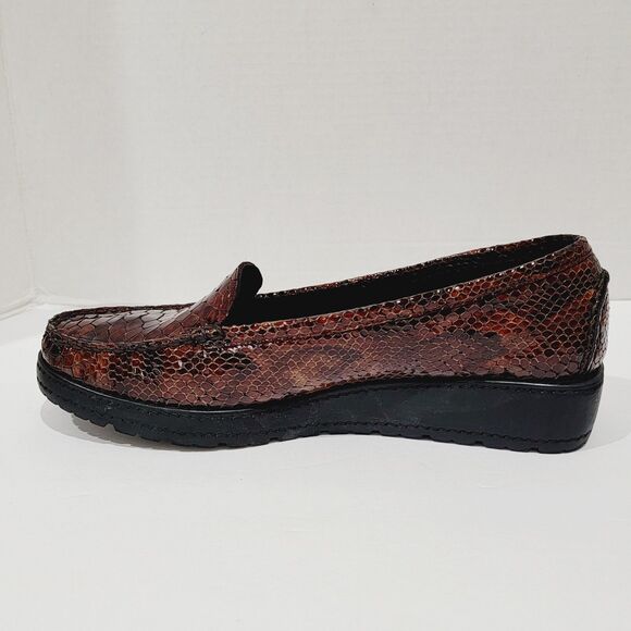 Stuart Weitzman Nice Brown Crystal Snake Loafers Women 9.5 W Croc Patent Leather - Picture 8 of 12